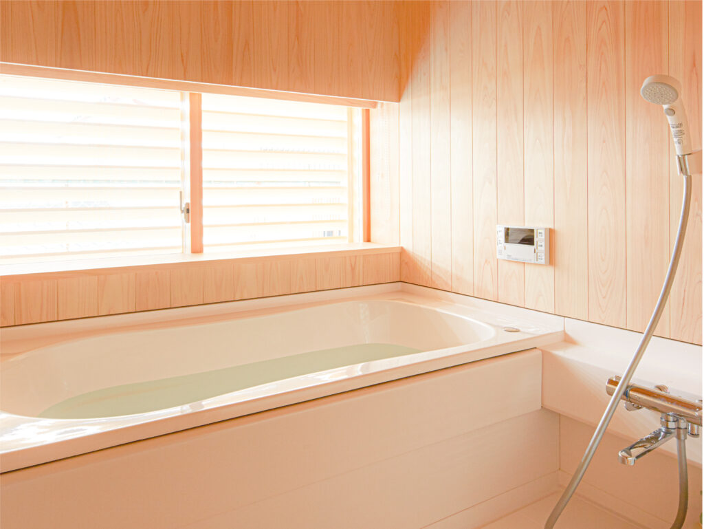 癒やされる 木の浴室 その魅力とカビにくい工夫 キグミノイエ 長野県東御市 伝統工法にこだわった木組みの家 癒やされる 木の浴室 その魅力とカビにくい工夫 キグミノイエ 長野県東御市 伝統工法にこだわった木組みの家